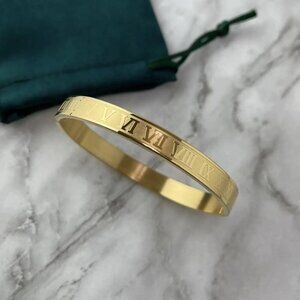 Roman Numeral 18k Gold Plated Bracelet Timeless Engraved Stainless Steel Bangle